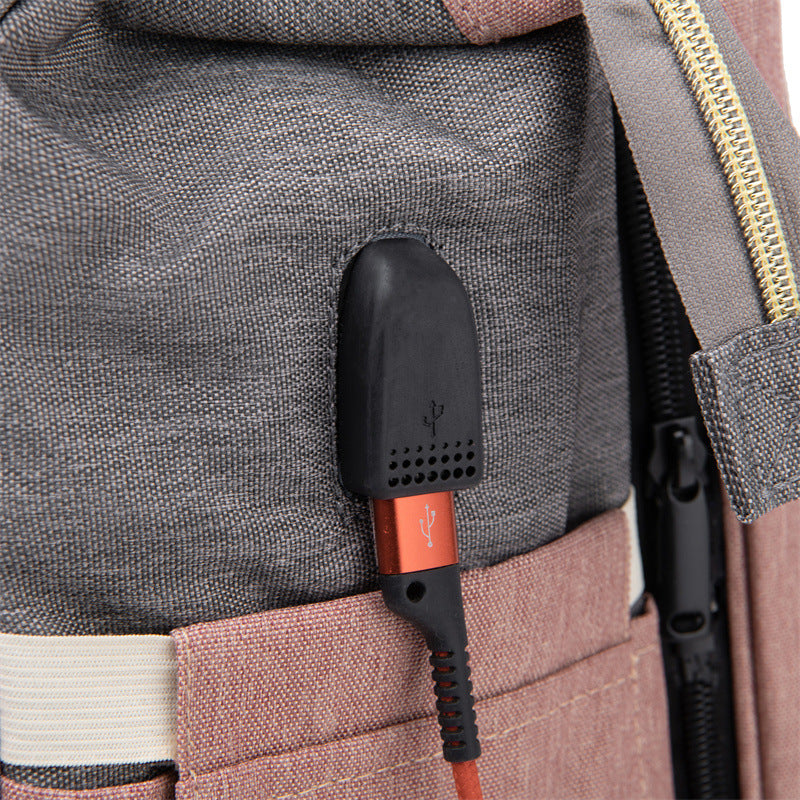Sac à langer avec port USB intégré pratique